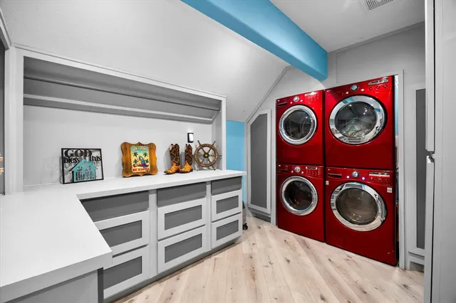 $1,200,000 | 220 Pinoak Drive, Mabank, TX 75156