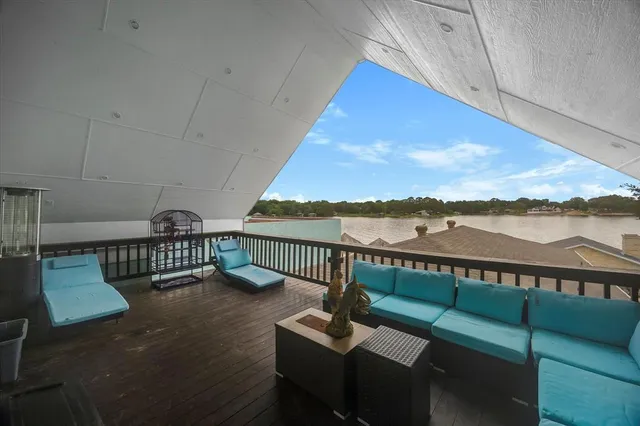 $1,200,000 | 220 Pinoak Drive, Mabank, TX 75156