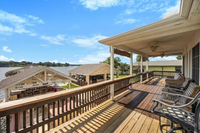 $1,200,000 | 220 Pinoak Drive, Mabank, TX 75156