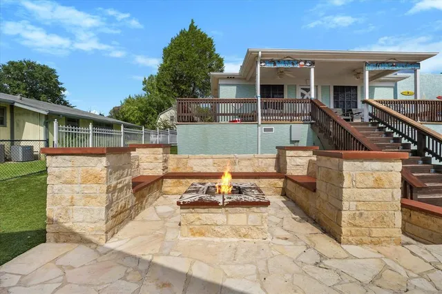 $1,200,000 | 220 Pinoak Drive, Mabank, TX 75156