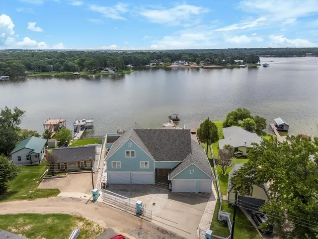 $1,200,000 | 220 Pinoak Drive, Mabank, TX 75156