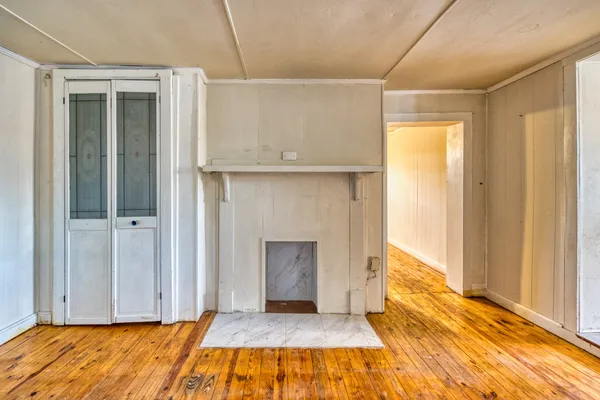 a picture of a wall with a white wall and a white wall