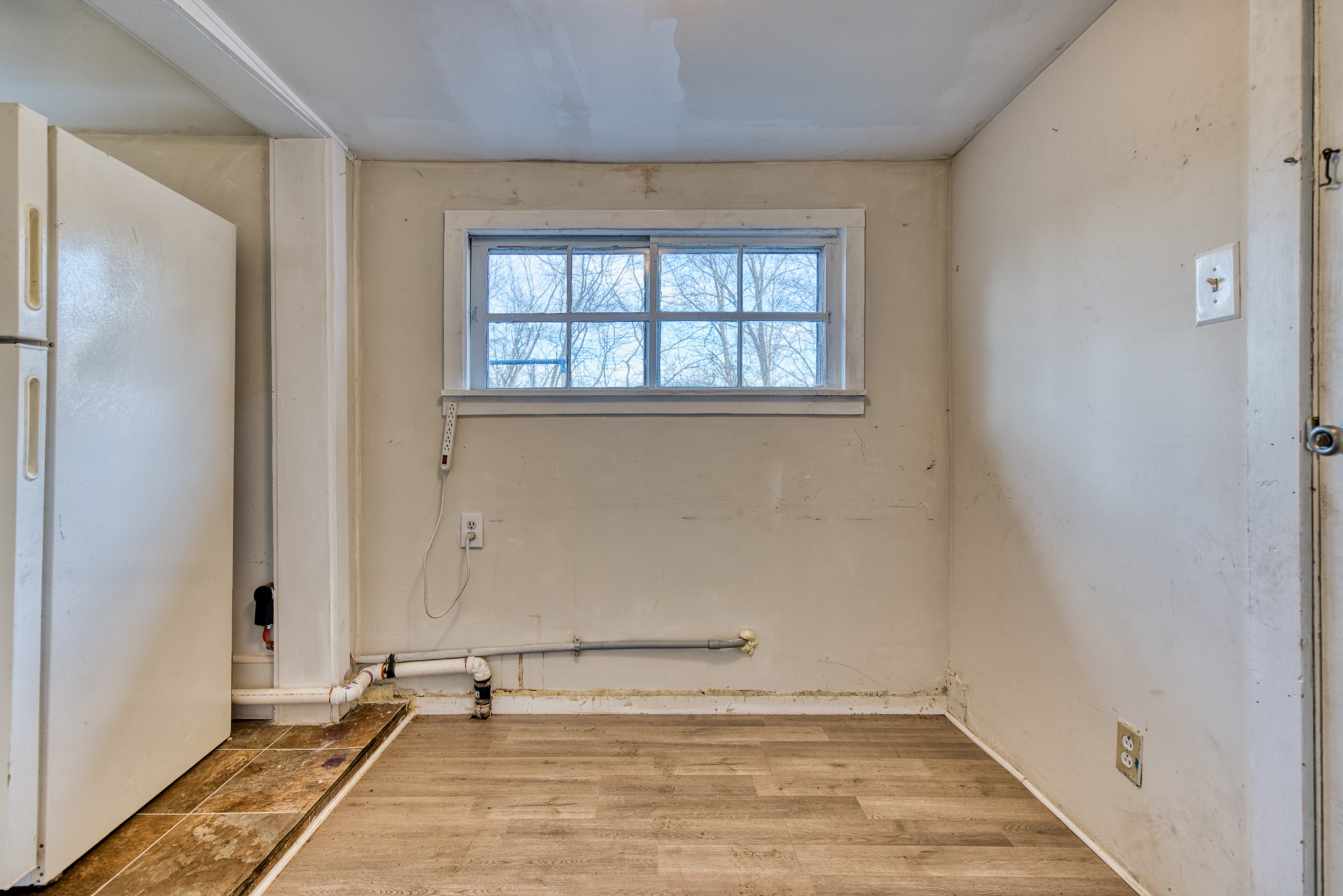 62 North Main Street Springfield, TN 37172 - Photo 51 of 69 a view of a room with window
