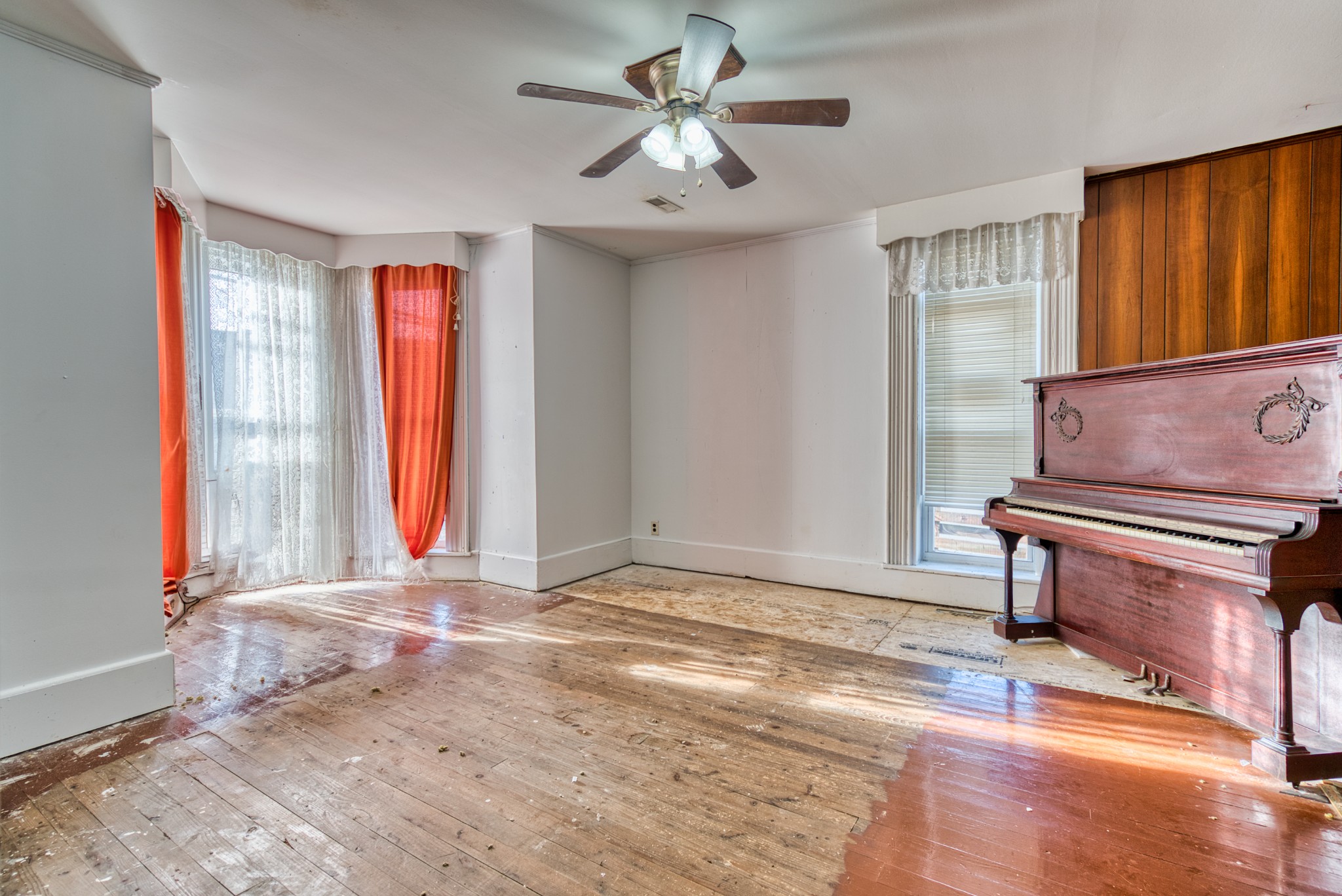 62 North Main Street Springfield, TN 37172 - Photo 10 of 69 a view of an empty room with a window