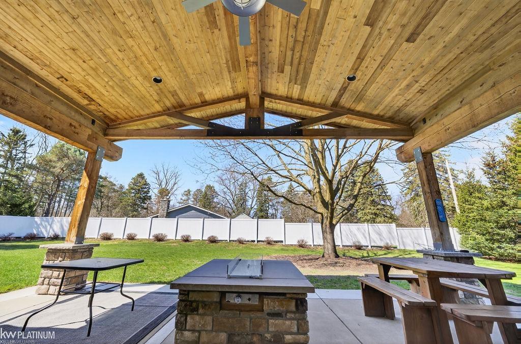 10516 Green Road Goodrich, MI 48438 - Photo 15 of 19 Built-in gas fire table