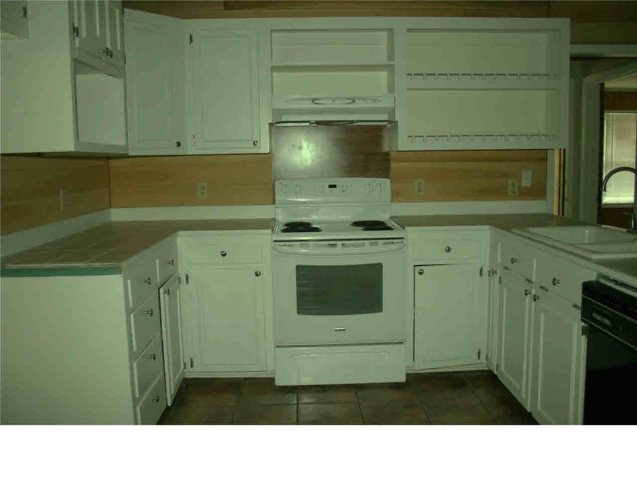 160 Hill Top Road Harrisville, MS 39082 - Photo 8 of 23 Super clean U-shaped kitchen!
