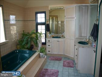 8 Aaronson Road Columbus, NJ 08022 - Photo 6 of 6 Gallery Image 6