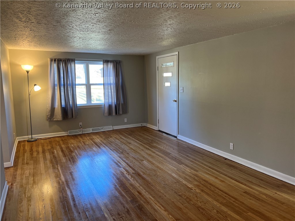 4682 Greer Road Point Pleasant, WV 25550 - Photo 8 of 35 Gallery Image 8