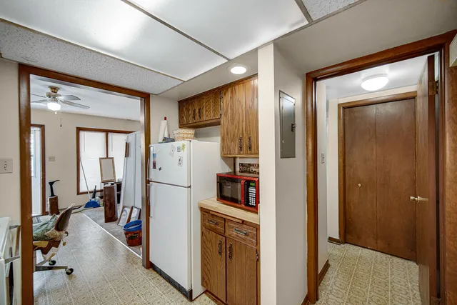 $285,000 | 2513 Ridge Road, Lansing, IL 60438