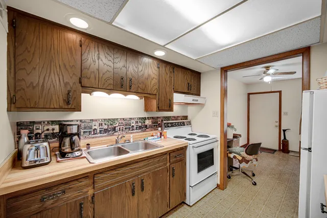 $285,000 | 2513 Ridge Road, Lansing, IL 60438