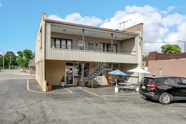 $285,000 | 2513 Ridge Road, Lansing, IL 60438