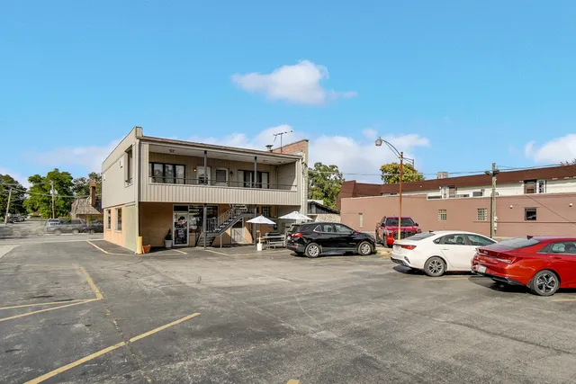 $285,000 | 2513 Ridge Road, Lansing, IL 60438