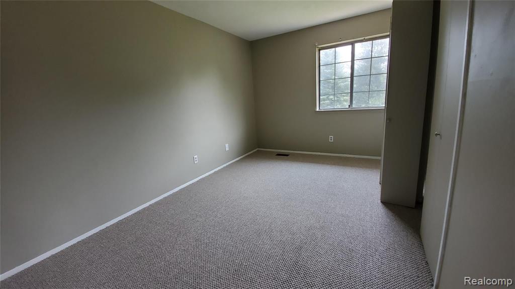 1198 Stonehenge Road Flint, MI 48532 - Photo 11 of 18