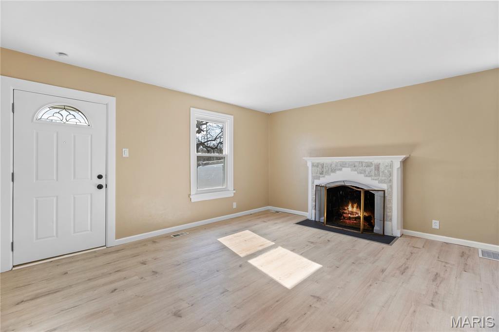 8257 Watson Road St. Louis, MO 63119 - Photo 3 of 29