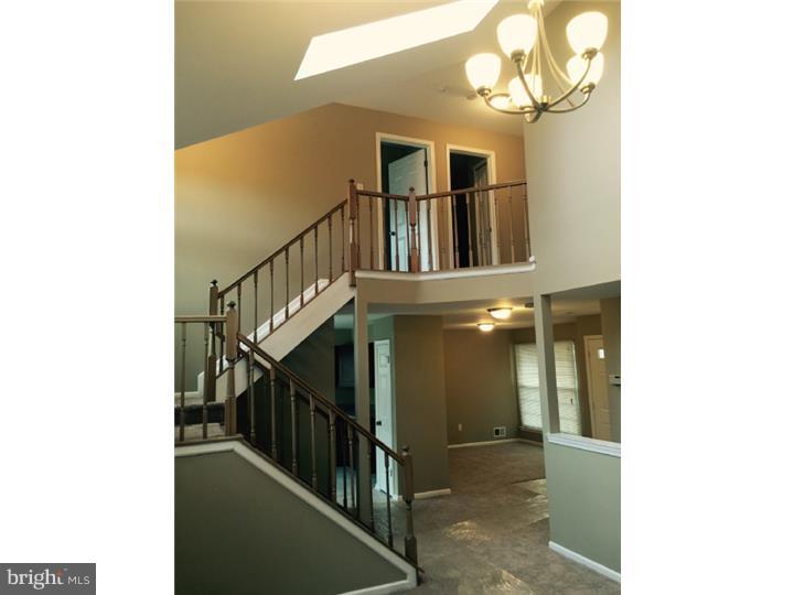 32 Ridgewood Way Burlington Township, NJ 08016 - Photo 2 of 23 Gallery Image 2