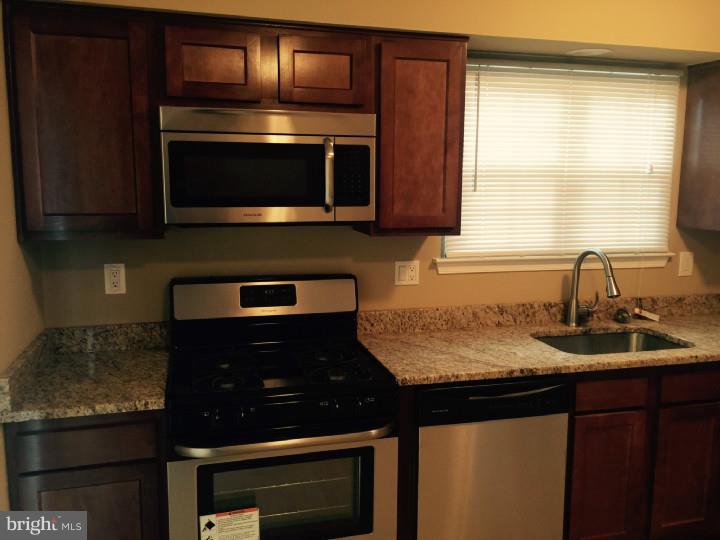 32 Ridgewood Way Burlington Township, NJ 08016 - Photo 5 of 23 Gallery Image 5