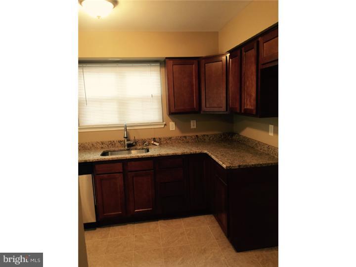 32 Ridgewood Way Burlington Township, NJ 08016 - Photo 6 of 23 Gallery Image 6