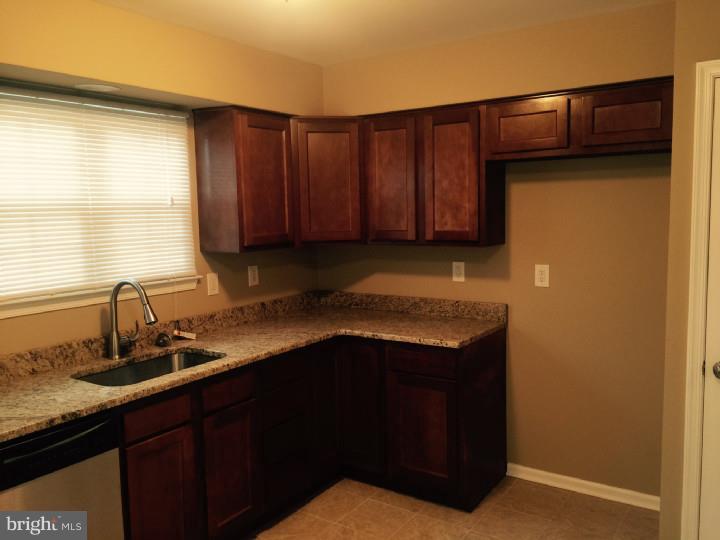 32 Ridgewood Way Burlington Township, NJ 08016 - Photo 7 of 23 Gallery Image 7