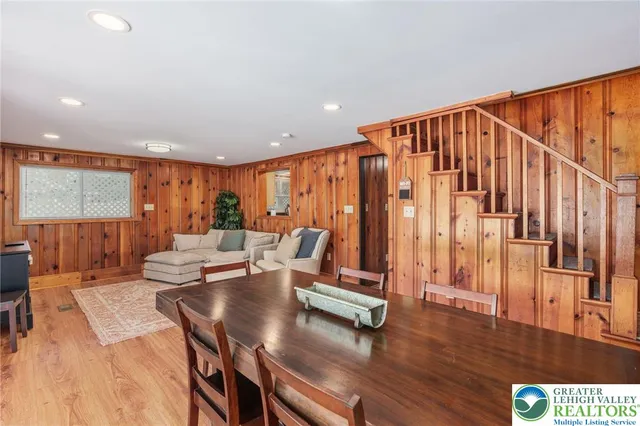 $1,495,000 | 34 South Lake Drive, Lake Harmony, PA 18624