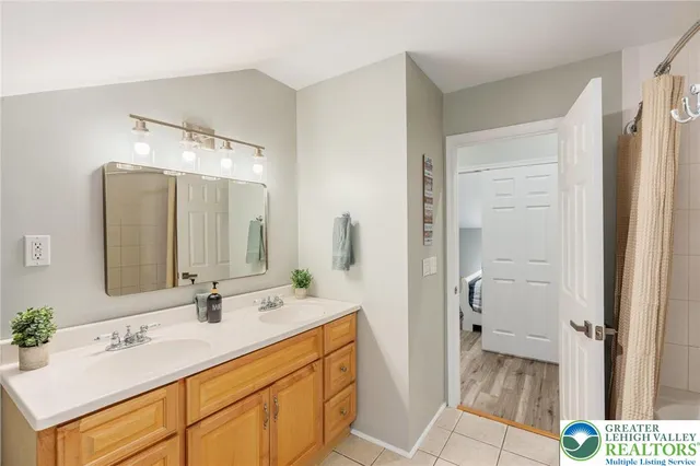 $1,495,000 | 34 South Lake Drive, Lake Harmony, PA 18624