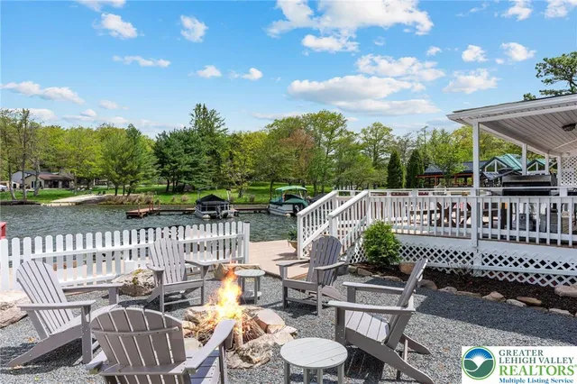 $1,495,000 | 34 South Lake Drive, Lake Harmony, PA 18624
