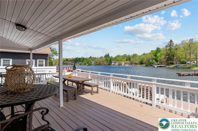 $1,495,000 | 34 South Lake Drive, Lake Harmony, PA 18624