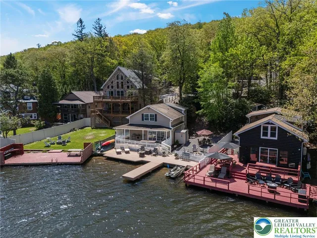 $1,495,000 | 34 South Lake Drive, Lake Harmony, PA 18624
