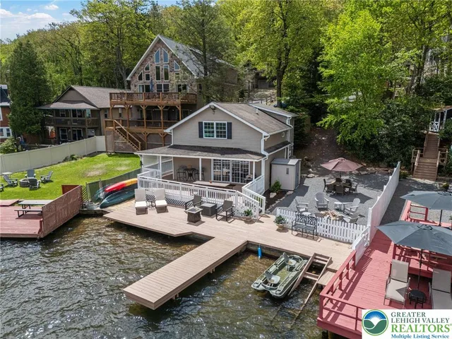 $1,495,000 | 34 South Lake Drive, Lake Harmony, PA 18624