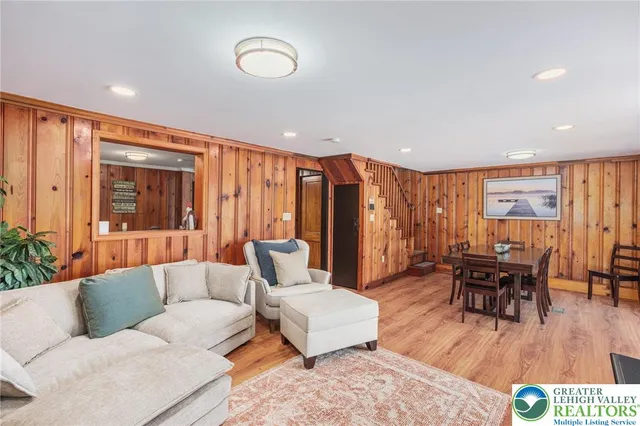 $1,495,000 | 34 South Lake Drive, Lake Harmony, PA 18624