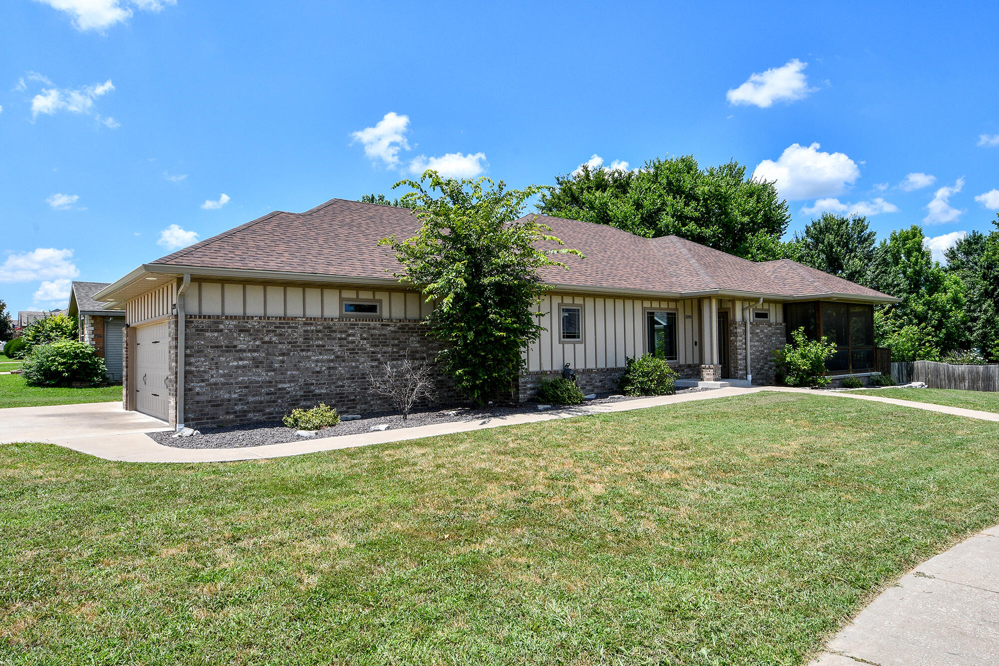 3193 West Grandview Street Springfield, MO 65803 - Photo 3 of 52 DSC_5855.jpgb