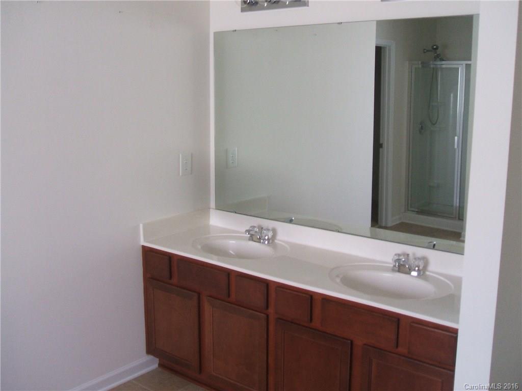 8604 Heartleaf Road, Unit 582 Charlotte, NC 28227 - Photo 8 of 10 Gallery Image 8