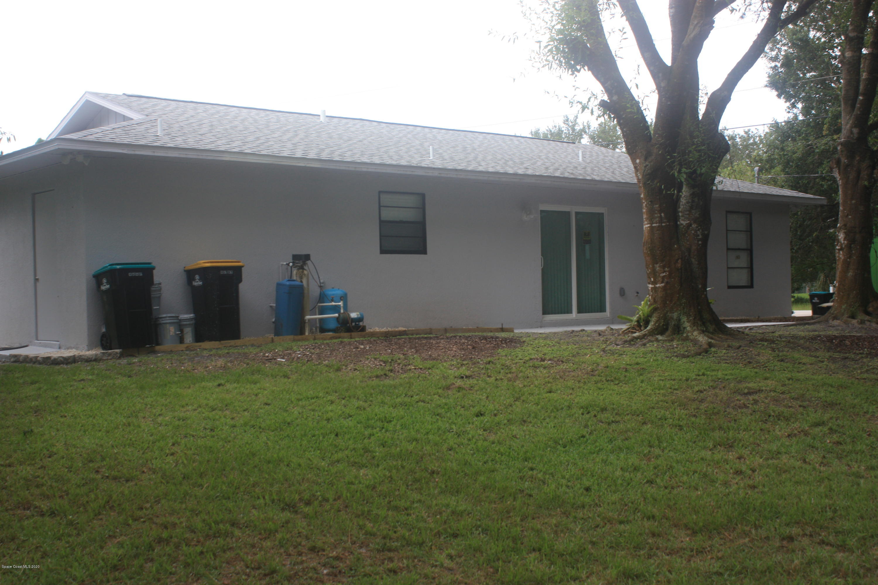 434 Tilhal Road Southwest Palm Bay, FL 32908 - Photo 4 of 15 ECC633DA-EA9E-4792-87BE-B8BACC1C27F2