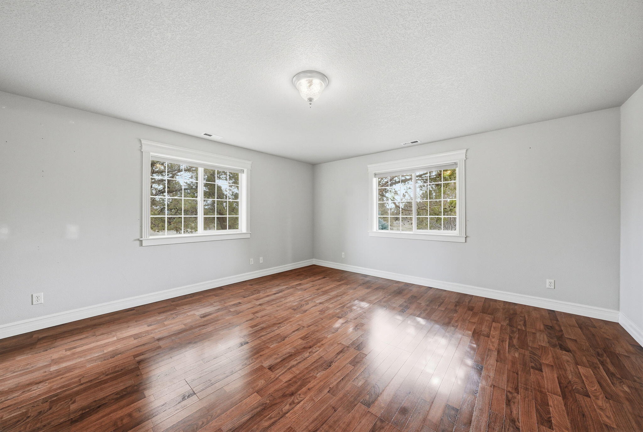 21450 Dale Road Bend, OR 97701 - Photo 61 of 75 Guest House Bedroom