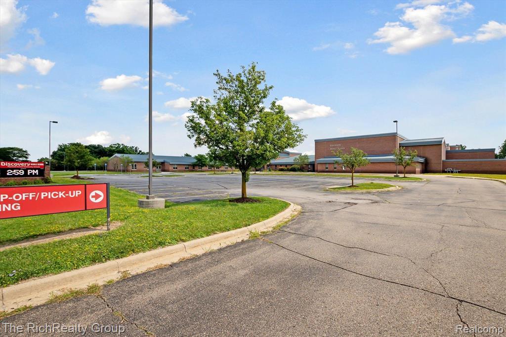 46471 Doubletree Road Canton, MI 48187 - Photo 48 of 52