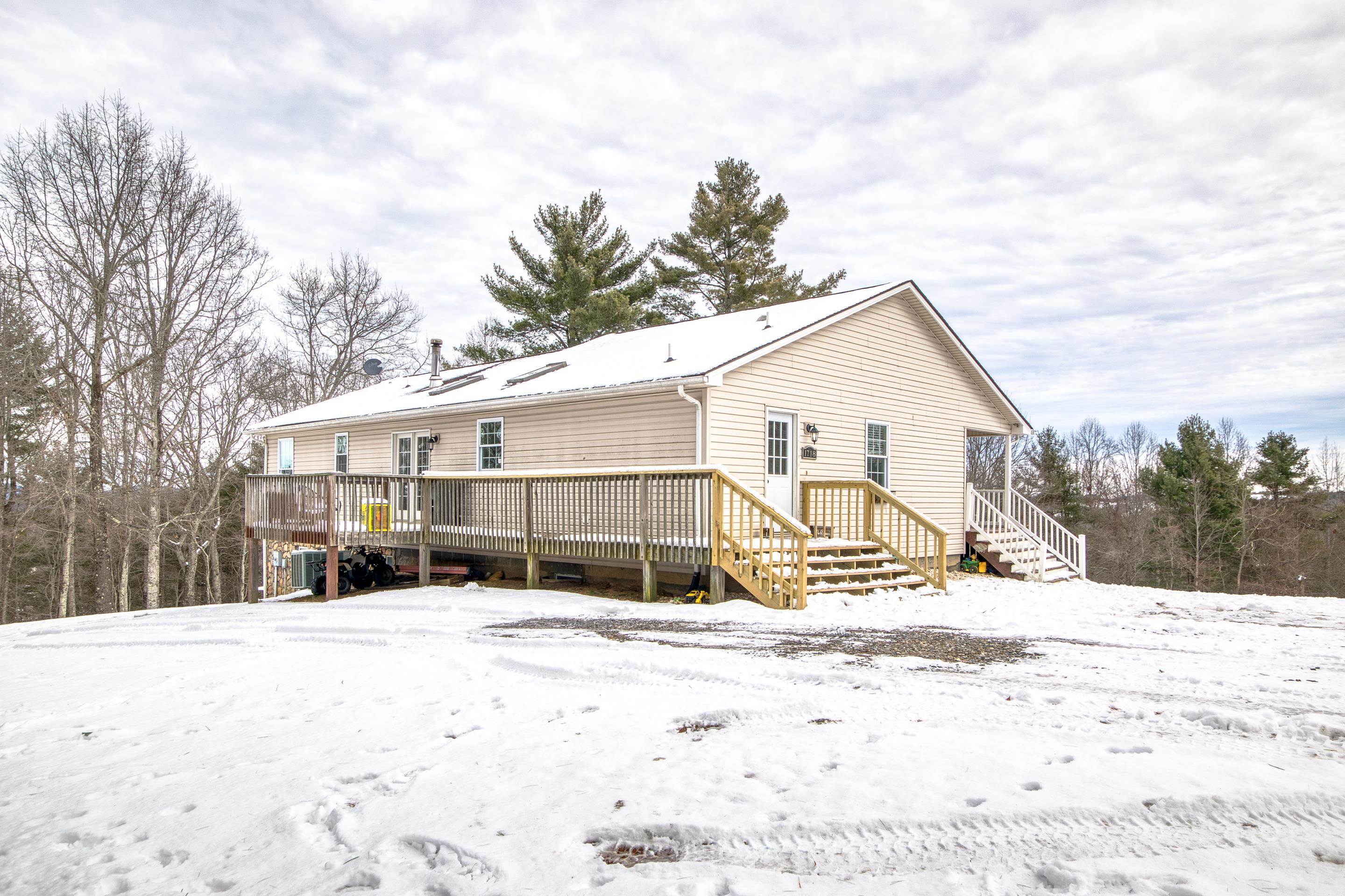 1718 Laurel Creek Road Northeast Pilot, VA 24138 - Photo 39 of 42 Gallery Image 39