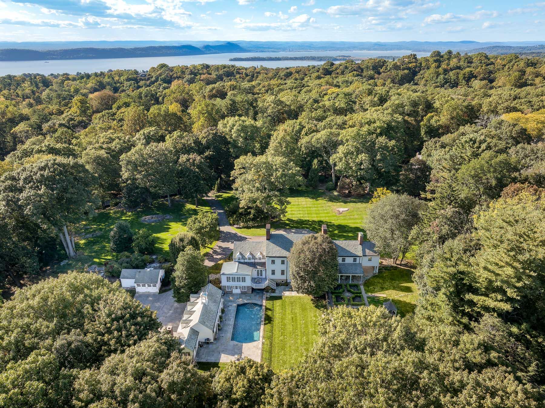 177 Old Briarcliff Road Briarcliff Manor, NY 10510 - Photo 48 of 49 an aerial view of a houses with a yard