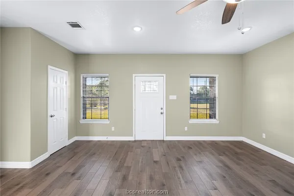 $550,000 | 10269 Highway 90 N Bedias Tx 77831, Bedias, TX 77831