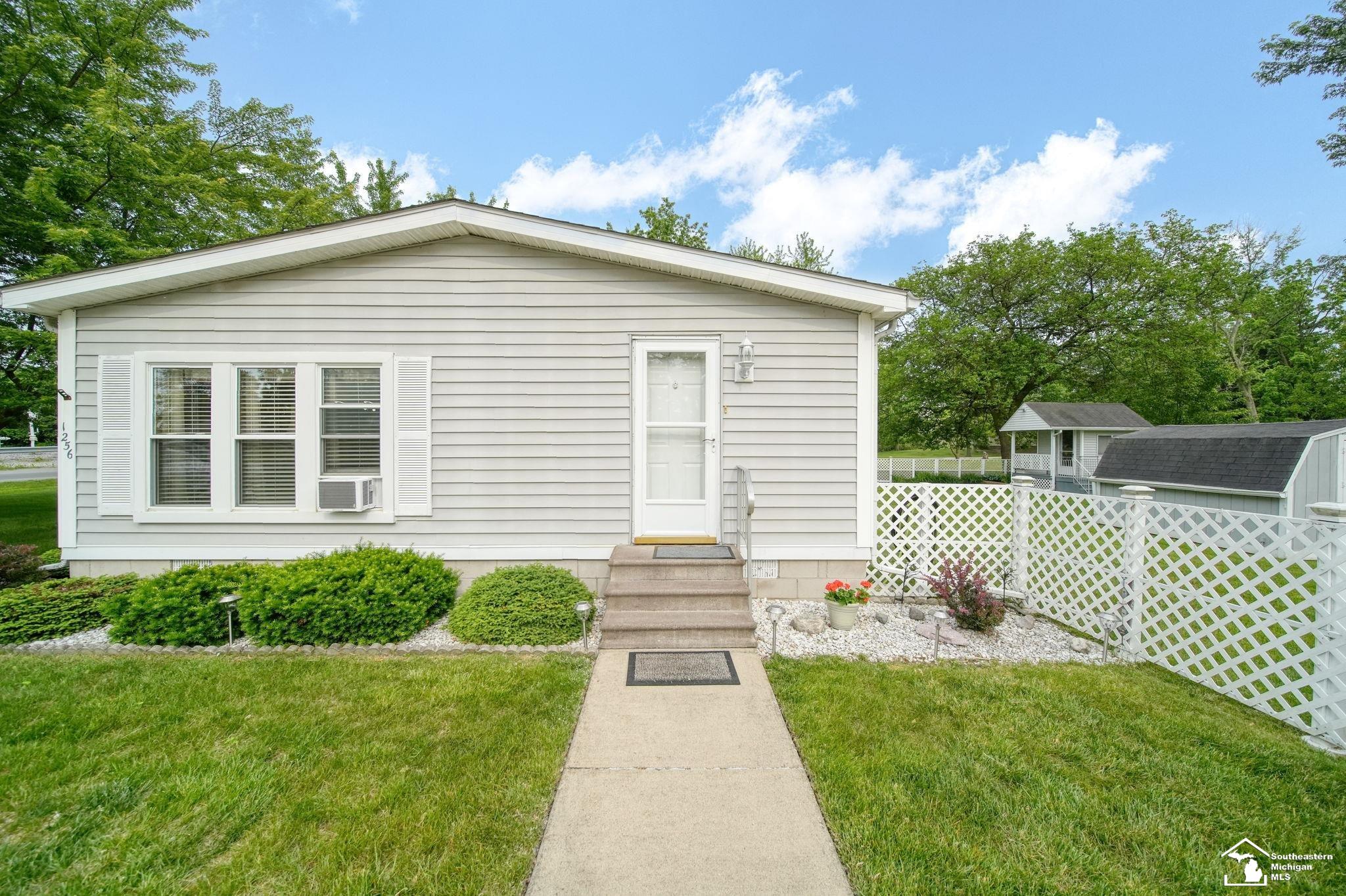 1256 Sandy Creek Road Monroe, MI 48162 - Photo 40 of 61 50178694-aa2dbf6e-07a0-4dfe-b4a3-b08209eda73c.JPG