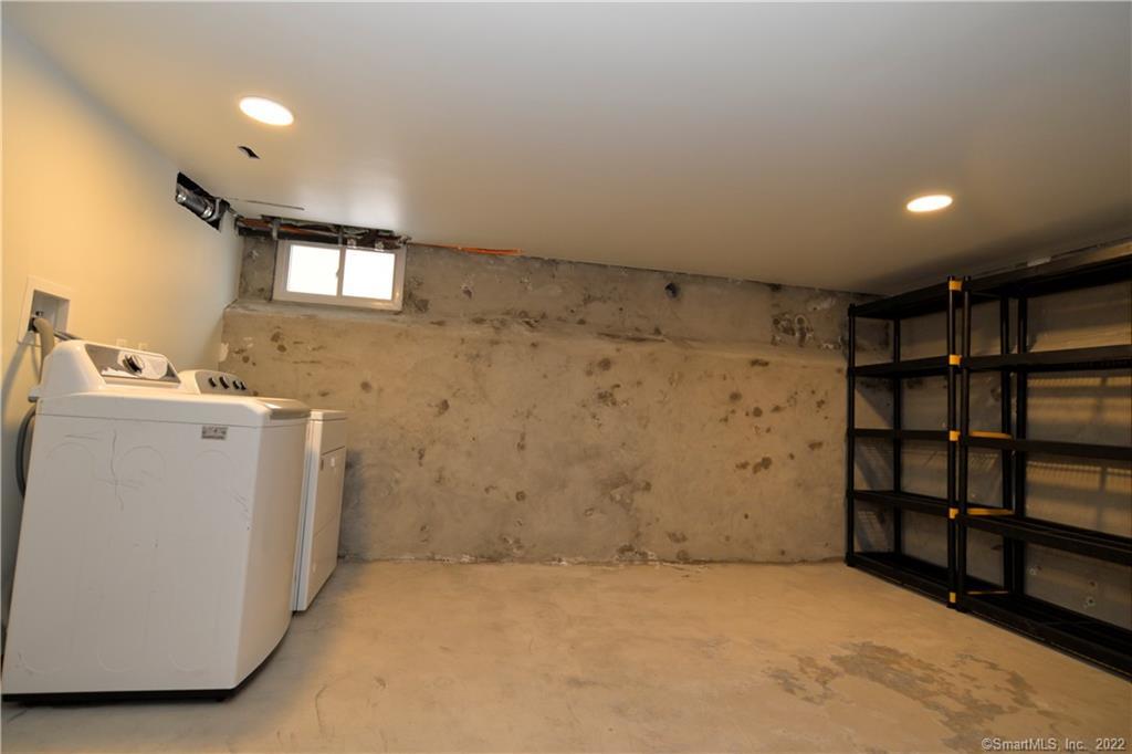 361 Gregory Street, Unit 1 Bridgeport, CT 06604 - Photo 29 of 35
