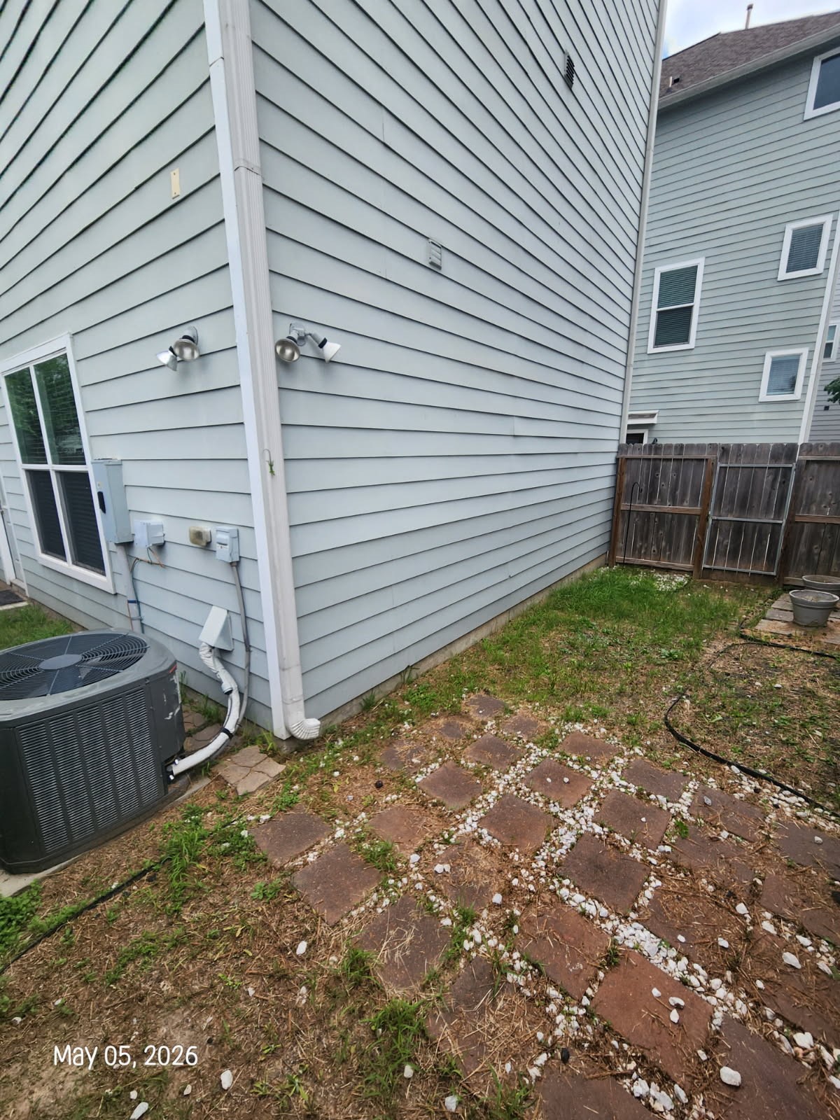 709 Link Road Houston, TX 77009 - Photo 11 of 46 a view of a backyard