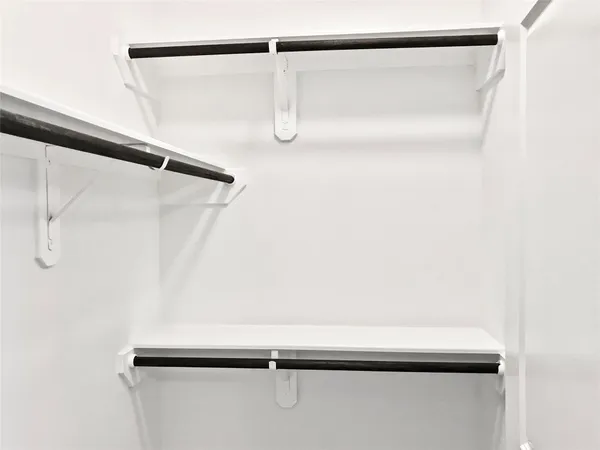 $2,695 | 709 Link Road, Houston, TX 77009