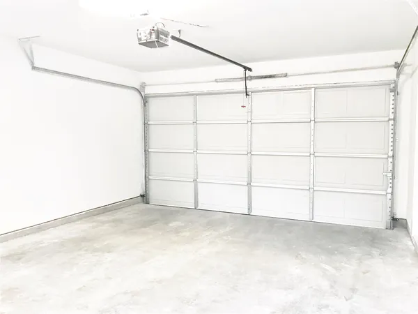 $2,695 | 709 Link Road, Houston, TX 77009