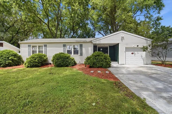 $189,900 | 1824 East Lafayette Street, Bloomington, IL 61701