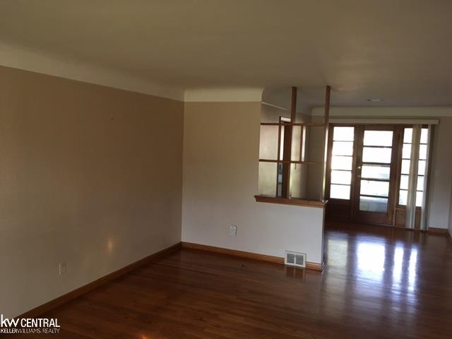 2002 Vernier Road Grosse Pointe Woods, MI 48236 - Photo 3 of 16