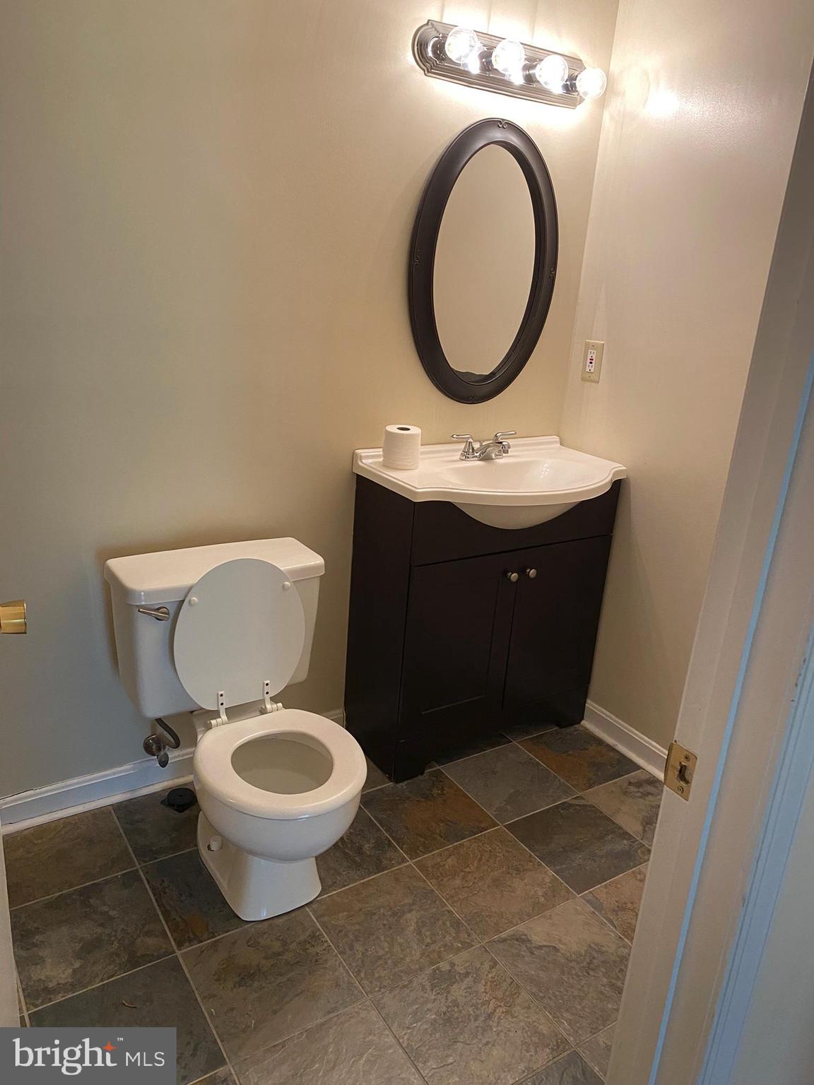 6585 Forest Dew Court Springfield, VA 22152 - Photo 16 of 25