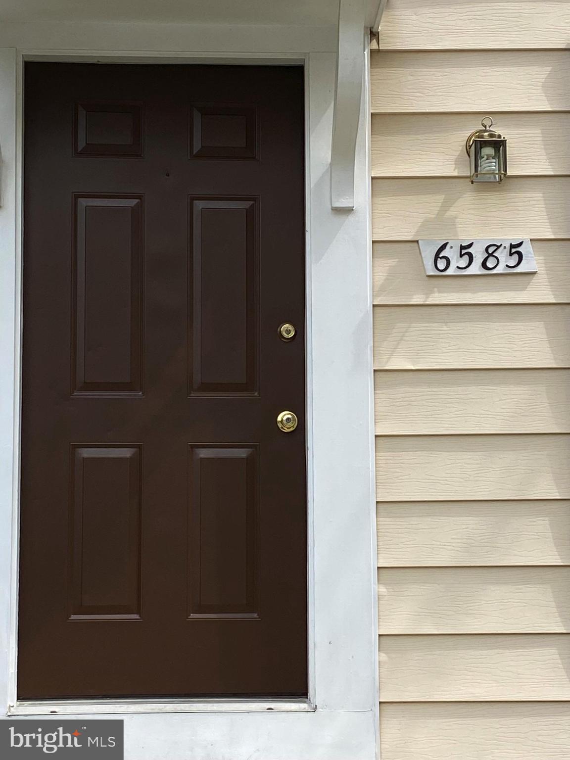 6585 Forest Dew Court Springfield, VA 22152 - Photo 2 of 25