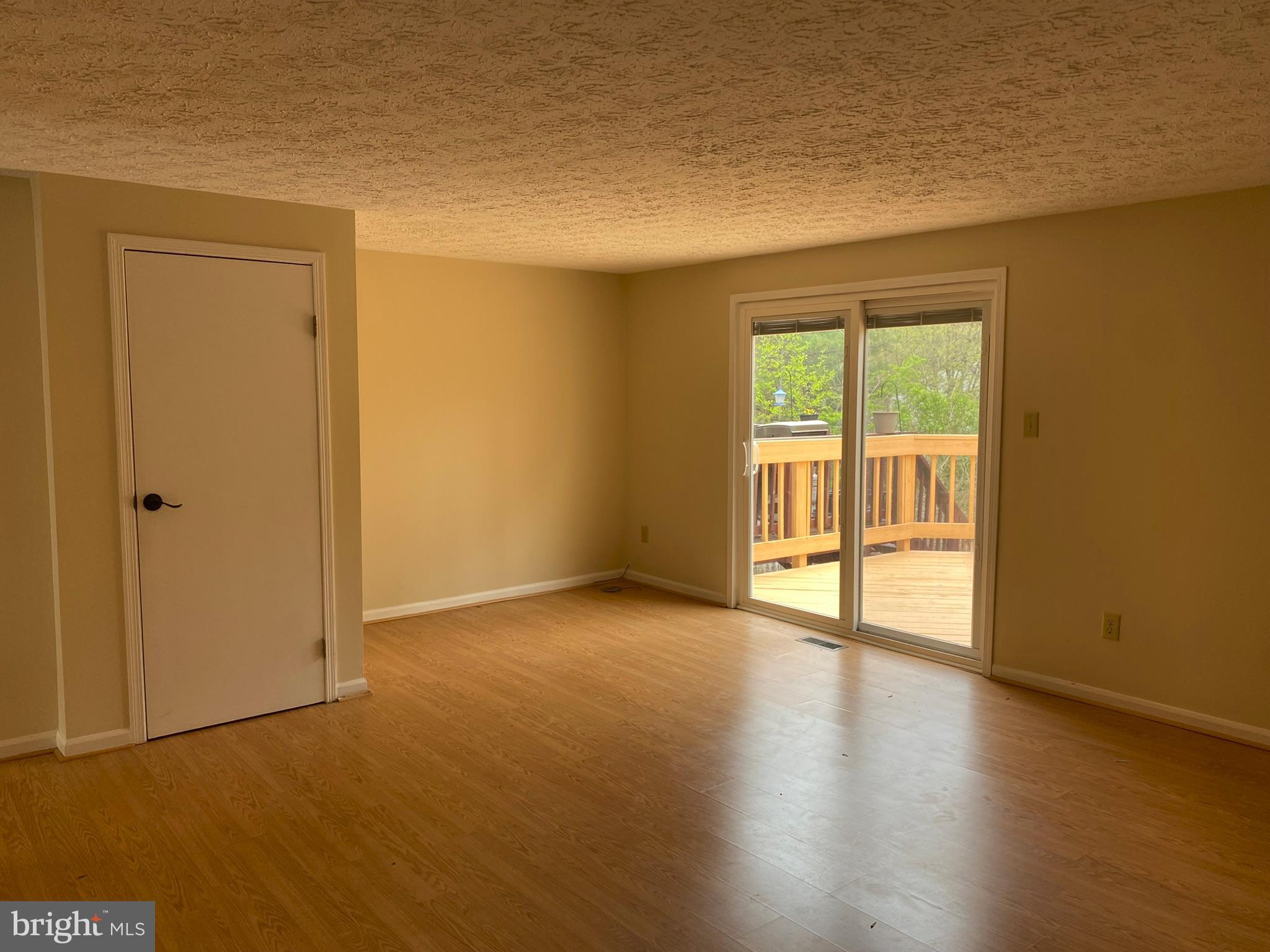 6585 Forest Dew Court Springfield, VA 22152 - Photo 4 of 25