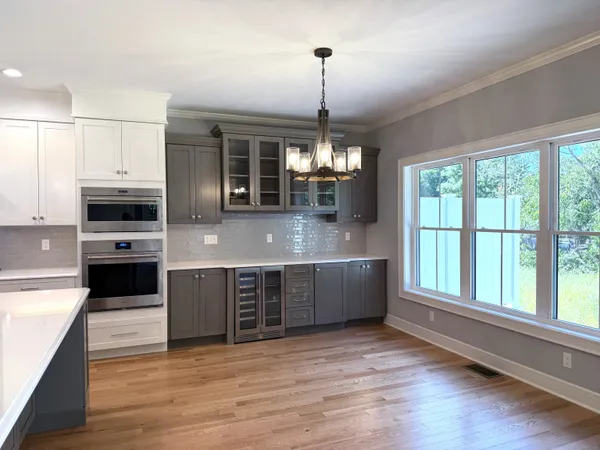 $909,000 | 2 Village Circle, Unit 2, Guilford, CT 06437
