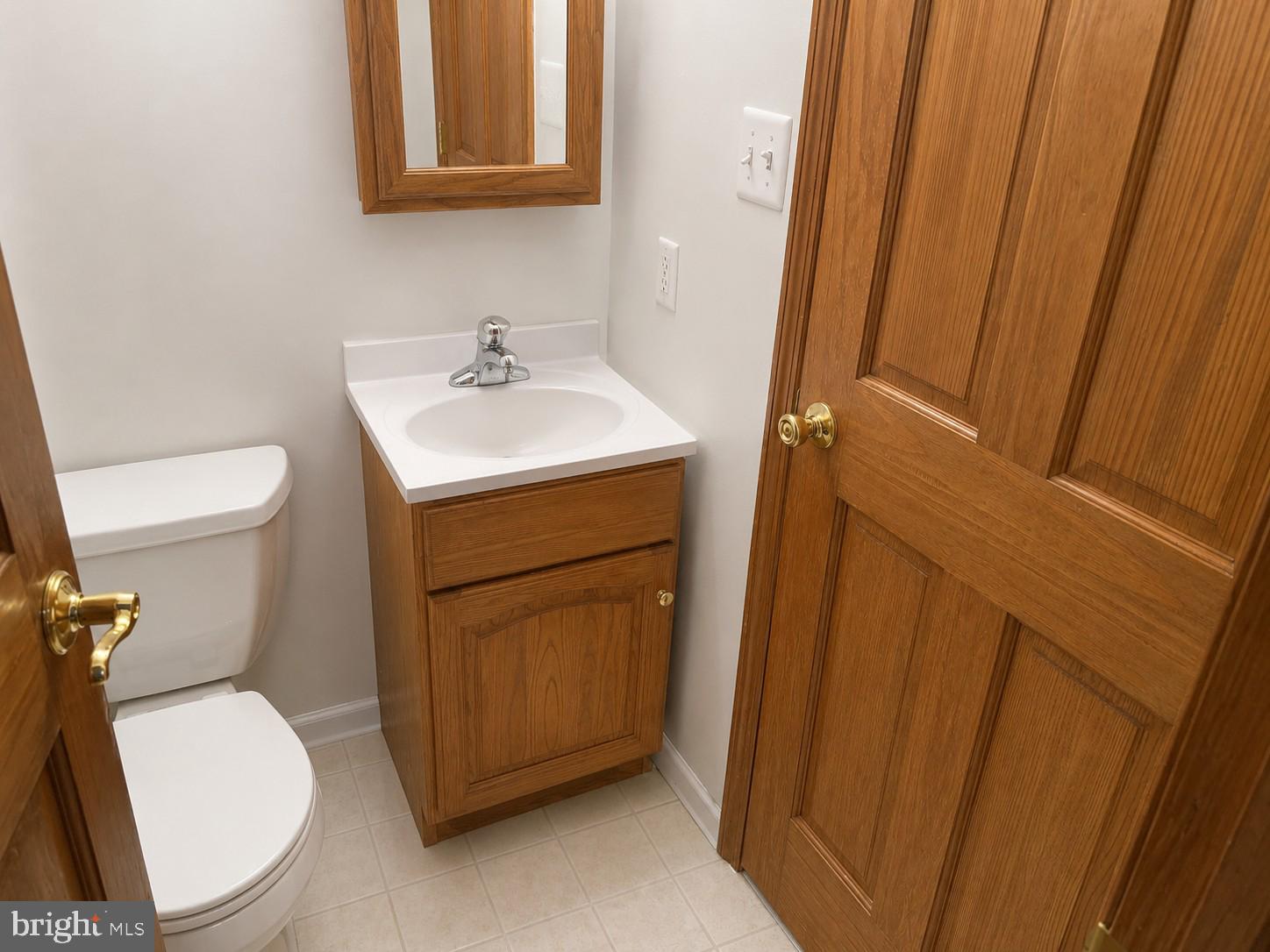 514 Filmore Street Riverside, NJ 08075 - Photo 21 of 28 Powder Room - Ai Staging