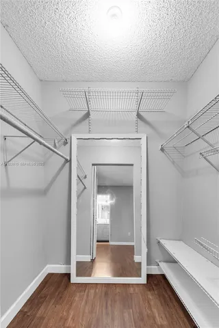 $3,000 | 341 West Park Drive, Unit 20315, Miami, FL 33172